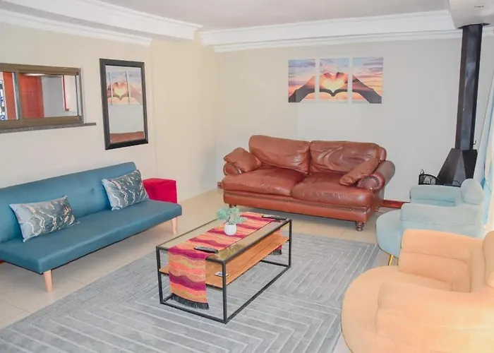 Modern And Executive 2 Bedroom Townhouse