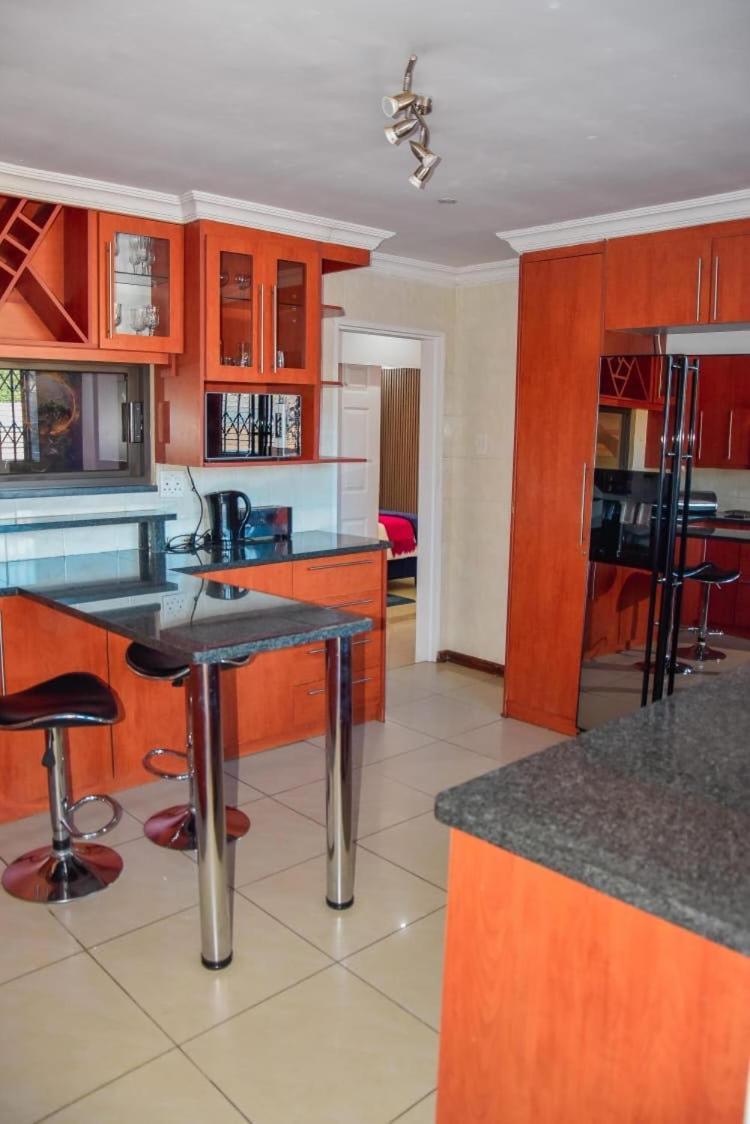 Modern And Executive 2 Bedroom Townhouse * Bloemfontein