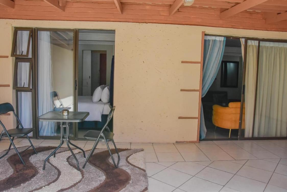 Holiday home Modern And Executive 2 Bedroom Townhouse *