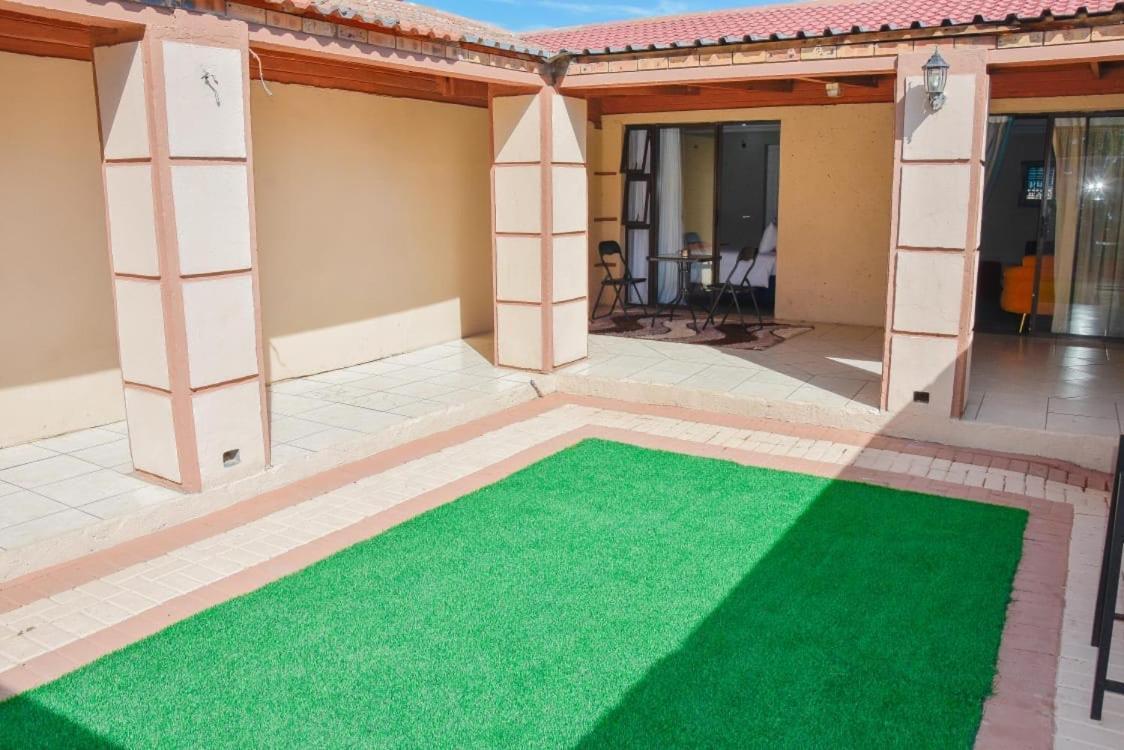 Modern And Executive 2 Bedroom Townhouse